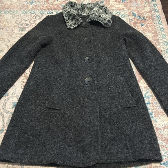 Cute grey wool coat! - Picture 3 of 15